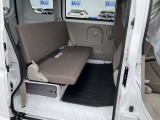 車内クリーニングと外装の磨きをしてあります。フロアにはゴムマットが敷かれてあります。