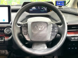 【純正革巻きステアリング】上質な革を使用することで、手にしっかり馴染みとても運転しやすいハンドルです♪