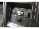 車載バッテリーからのDC電源を、AC100Vに変換して家電製品を車内で使えるようにしたコンセント付き電圧変換器付きです!!