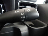 オートライト機能装備です!車外の明るさに応じて、自動的にライトの点灯・消灯をしてくれます♪