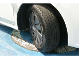 日産純正ホイールカバー。タイヤサイズは185/65R15インチです。