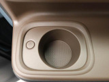 視認性の良い操作しやすいパネルを採用しています。快適な室内でドライブできます♪