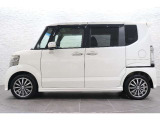 当社の優秀なスタッフがしっかり点検整備をさせていただいてからご納車いたします!さらに!エンジンオイル、エレメント・ミッションオイル・ワイパーゴムを新品交換になります!これで安心して乗って頂けます!