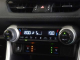 シートヒーターに加えてシートベンチレーションも搭載。寒い時期も暑い時期も快適に過ごせます。