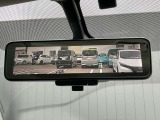 [スマートルームミラー]車両後方をミラーに映し出すため、悪天候の時でも視界は良好♪