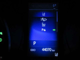 ディスプレイには運転に必要な様々な情報を表示します。