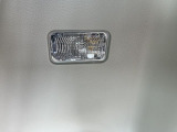 夜の荷室を明るくするラゲッジルーランプです。