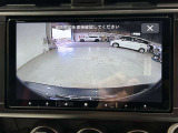 バックガイドモニターで、後方を確認しながら安心して駐車することができます。運転初心者も熟練者も必須の機能ですよ!