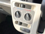 寒い冬も暑い夏も全席に快適な空調を届けてくれる、ダイヤル式エアコンを装備♪