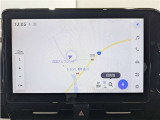純正ナビを装備。タッチパネル式で使いやすく、お出かけもラクラクです。
