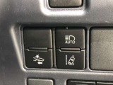 【TOYOTA SAFETY SENSE】走行中に前方の車両等を認識し、衝突の可能性がある時は警報音とブレーキで衝突回避と被害軽減をアシストしてくれます。