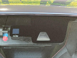【スマートブレーキサポート】走行中に前方の車両等を認識し、衝突しそうな時は警報とブレーキで衝突回避と被害軽減をアシスト。より安全にドライブをお楽しみいただけます。