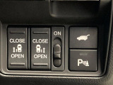 【両側パワースライドドア】スマートキーや運転席のスイッチで後席両側スライドドアの開閉が可能♪電動だから力を入れてドアを開ける必要が無く、小さなお子様でも簡単に開け閉めでき快適です♪