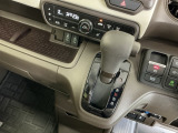 発進時から滑らかに加速する無段階変速のCVTはストップ&ゴーの多い街の中も快適です