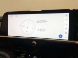 【12.3インチディスプレイオーディオ】各種オーディオ機能とスマホ連携機能を搭載。コネクティッドナビ対応。車載ナビ機能は搭載されていません。機能の詳細につきましては、展示店舗までお尋ねください。