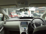 見通しのよいすっきりとした視界で、運転のしやすさは疲れにくさにも繋がりますよ♪