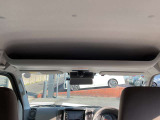 お車の室内は、落ち着いた雰囲気です。