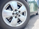 ●純正15インチアルミホイール:輸入車ならではの卓越した走りを支えるホイールと足回りです!日本車の走りに慣れている方にもぜひ体感して頂きたいほど、高いレベルでまとまっています!