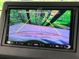 【バックカメラ】駐車時に後方がリアルタイム映像で確認できます。大型商業施設や立体駐車場での駐車時や、夜間のバック時に大活躍!運転スキルに関わらず、今や必須となった装備のひとつです!