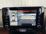 パノラミックビューモニター付きです。車両を上から見たような映像をディスプレイオーディオ画面に表示。運転席からの目視だけでは見にくい、車両周辺の状況をリアルタイムでしっかり確認できます。