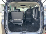 【ラゲッジスペース】展示車両のシートアレンジなど実際にお使いになるシチュエーションを想像しながらご覧いただけます♪