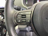 ステアリングにオーディオ操作スイッチが付いています。オーディオ画面に直接タッチしなくても操作が出来ますので、運転に集中できます。