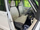 運転席シート廻りは使用感も少なく、良好な状態となっています。丁寧に使われていたことがよくわかりますね。