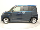 【乗り降りしやすい高さ】高すぎない車高でアクセスもスムーズ。日々のお仕事や長距離の移動など体への負担を軽くしてくれる扱いやすさが魅力です。