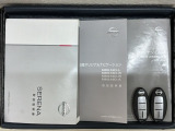 スマートキーは鍵をバッグに入れたままでもドアロックの開閉やエンジンのON・OFFができます。夜間や雨の日も鍵を探さなくて良いので便利です。