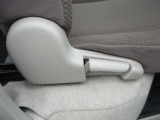 一人一人に合ったポジションにシートを細かく調整することが出来ます。長時間の運転でも疲れにくくなり、安心して運転することに寄与します。