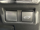 【パワーバックドア】スマートキーや運転席のボタンを押すだけでリアゲートが自動で開閉します!荷物を持っている時や、高い位置にあるバックドアを閉める際に便利な機能です♪
