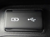 スマホやタブレットの充電ができます♪