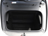車両に関するお問合せは、ポルシェセンター神戸 六甲アイランド認定中古車センター TEL 078-846-3441までご連絡ください。