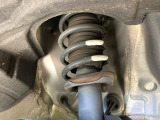 お車を安心してお乗りいただく為には、足回りの定期点検が欠かせません。サービスサポート(有償保証)では無料点検もご提供しており、安心のカーライフをお過ごしいただけるサポート体制が整っています。