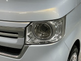 LEDヘッドライトは、点灯の瞬間から最大光量を発揮し、突然暗くなるトンネルなどでの安定感を高めます。