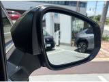 ブラインドスポットモニターで後方の車両を検知し、接近した場合はお知らせする機能付きです。