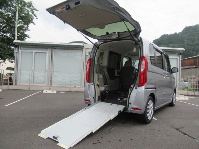 N-BOX G スロープ L ターボ ホンダセンシング 車いす専用装備装着車