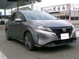 【車検・点検もおまかせください】 お買い上げ頂いたお車の整備も当社工場で行います。ディーラー基準の安心な整備でお客様の車検・点検もサポートします。