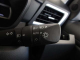 オートライト機能装備です!車外の明るさに応じて、自動的にライトの点灯・消灯をしてくれます♪
