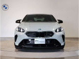 ☆BMWの代名詞とも言える【キドニーグリル】一目見ただけでBMW車であると認識できる確固たるアイコンとして存在感を放ちます☆