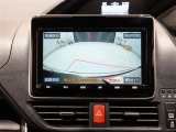 バックガイドモニターで、後方を確認しながら安心して駐車することができます。運転初心者も熟練者も必須の機能ですよ!