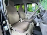 運転席シート廻りは使用感も少なく、良好な状態となっています。丁寧に使われていたことがよくわかりますね。