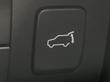 【パワーバックドア】スマートキーや運転席のボタンを押すだけでリアゲートが自動で開閉します!荷物を持っている時や、高い位置にあるバックドアを閉める際に便利な機能です♪