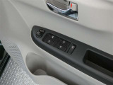 『トヨタ認定中古車』は「まるごとクリーニング」で綺麗な内外装、「車両検査証」はプロによるチェック、買ってからも安心の「ロングラン保証」、3つの安心安全を標準装したトヨタのブランドU-Carです