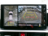 全周囲モニター付きですので、上から見たような映像も確認できます。(補助装置になりますので、目視でもご確認ください)