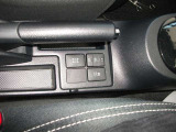 「スイッチ一つでオート4WDへ!普段は2WDで低燃費、滑りやすい路面では自動で4WDになり安心です。」
