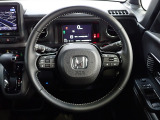 ハンドル左側にはオーディオ操作が出来るオーディオリモートコントロールスイッチ、右側にはHonda SENSINGとオートクルーズコントロールのスイッチを装備!