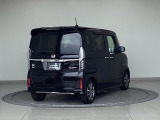 バックカメラが付いているのでバックでの車庫入れも安心です。