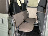 乗車人数や荷物の量、車内での過ごし方に合わせて、シートのレイアウトを変更できます。