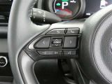 ステアリングスイッチ付き。前方から目を離すことなく操作することが可能です。